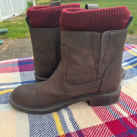 Tommy Hilfiger women’s size 7 boots - Picture 5 of 9